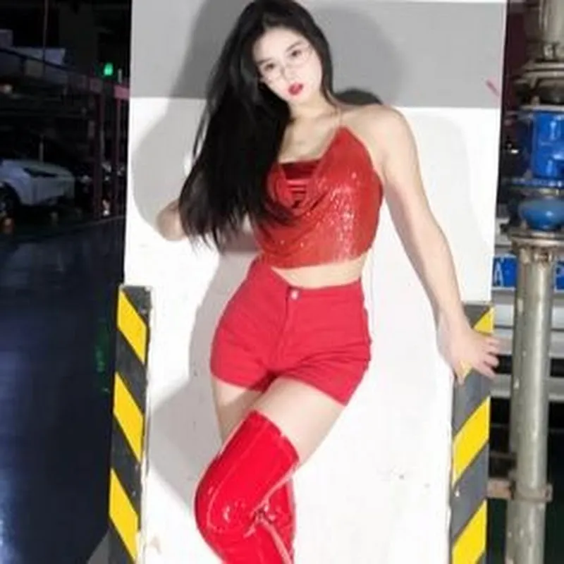 任婷梦想舞团航少团队眼镜妹